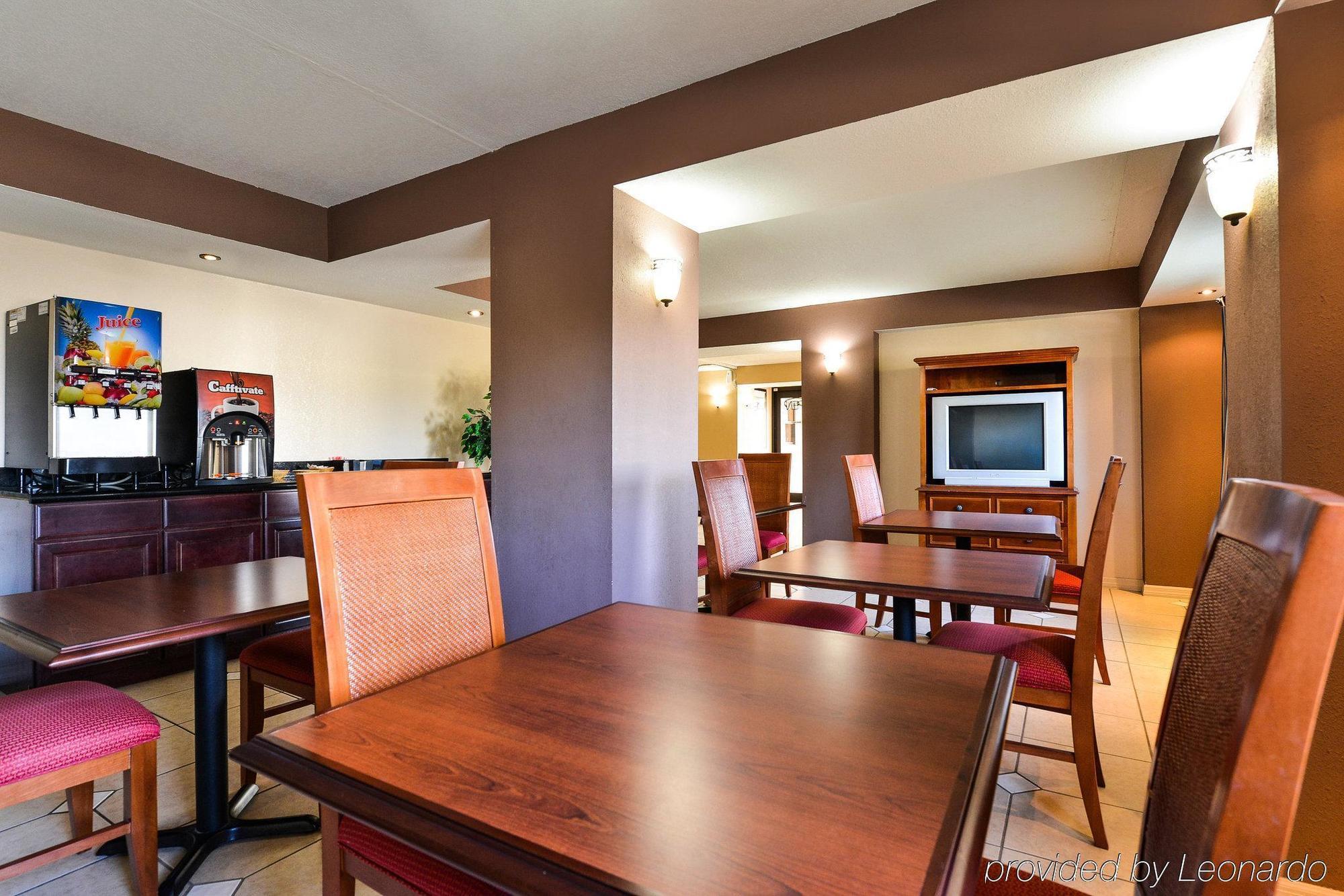 Days Inn & Suites By Wyndham Tampa - Ybor City Eksteriør bilde