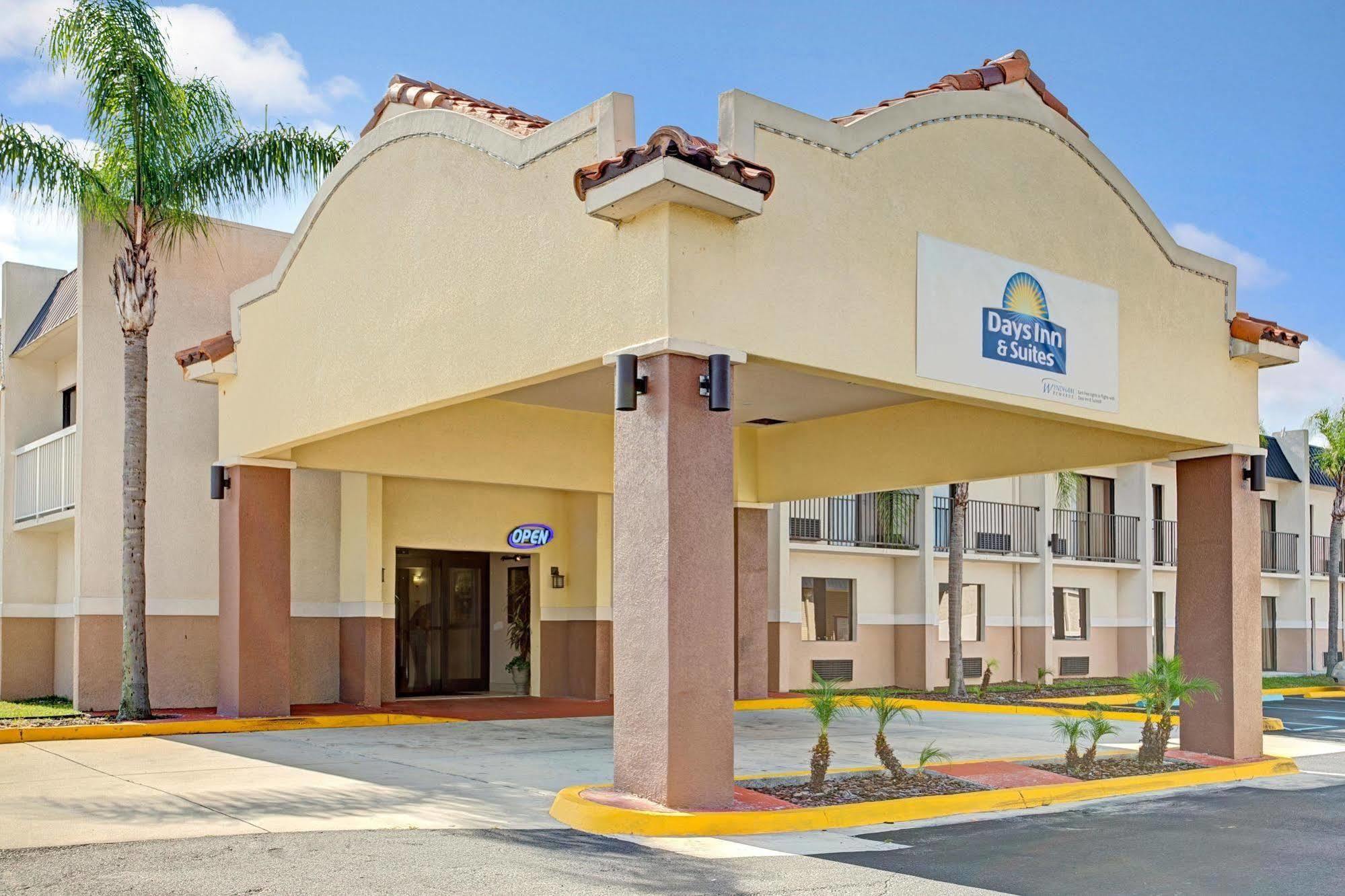 Days Inn & Suites By Wyndham Tampa - Ybor City Eksteriør bilde