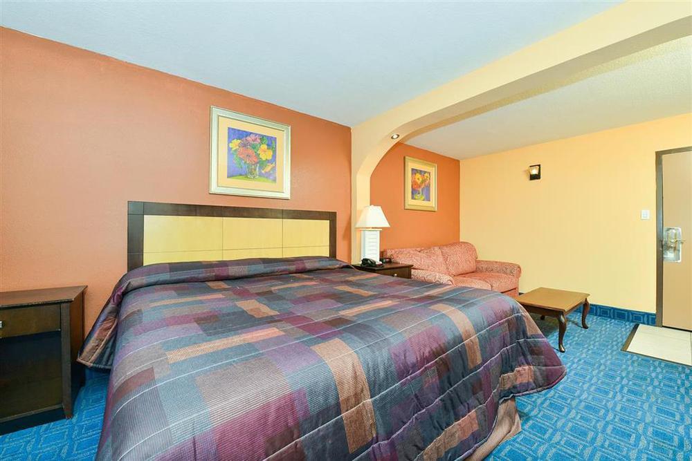 Days Inn & Suites By Wyndham Tampa - Ybor City Rom bilde