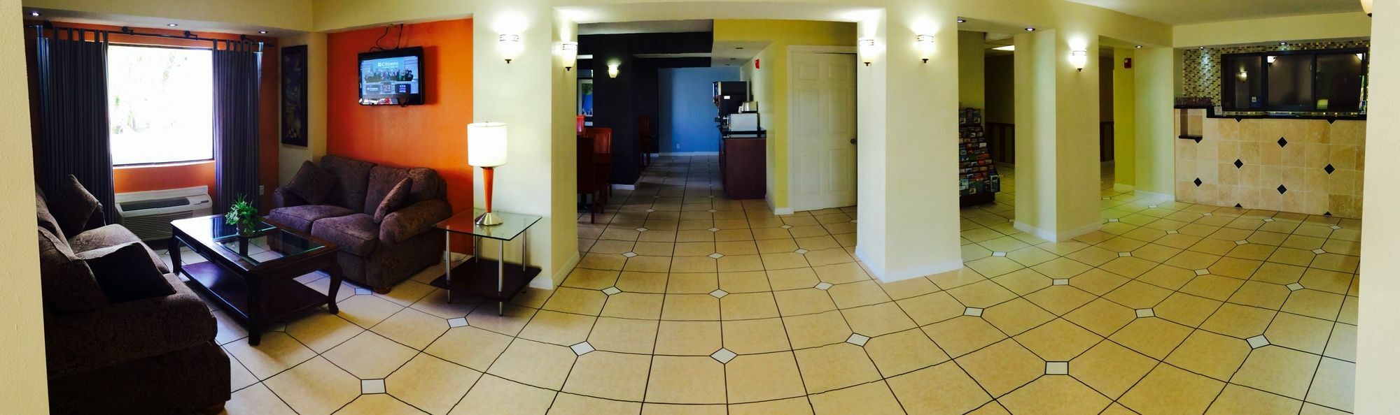 Days Inn & Suites By Wyndham Tampa - Ybor City Eksteriør bilde